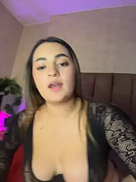 Pertunjukan Kamera Web Antonella_Julieta