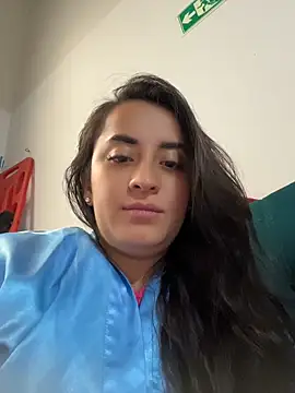 Pertunjukan Kamera Web Antonella_Julieta