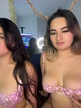 Antonella_Julieta Pertunjukan Webcam