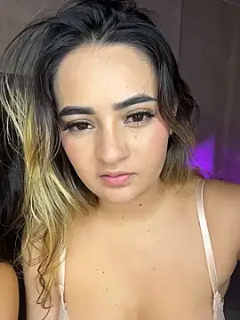 Antonella_Julieta 웹캠 쇼