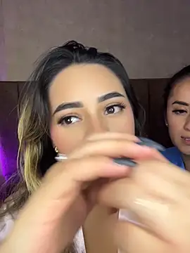 Antonella_Julieta 在線直播表演