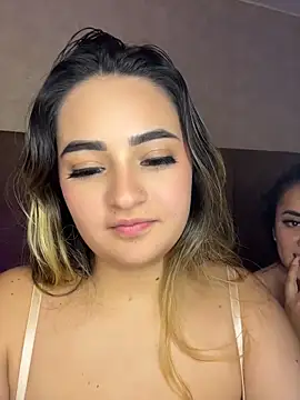 Antonella_Julieta Pertunjukan Webcam