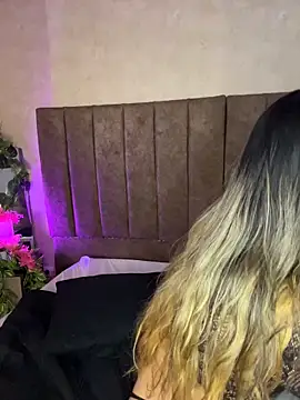 Antonella_Julieta webkamerás műsora
