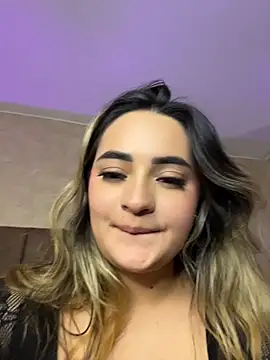 הופעת וובקאם של Antonella_Julieta