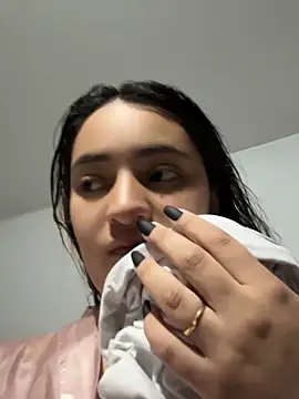 Antonella_Julieta Pertunjukan Webcam