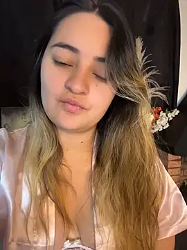 Antonella_Julieta Adlı Modelin Web Kamerası Şovu