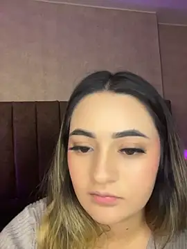 Antonella_Julieta Pertunjukan Webcam