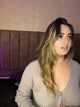 Antonella_Julieta Pertunjukan Webcam