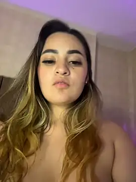 Antonella_Julieta 网络视讯表演