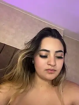 Antonella_Julietaのウェブカメラショー
