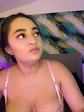Antonella_Julieta Pertunjukan Webcam