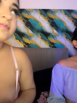 Antonella_Julieta Pertunjukan Webcam