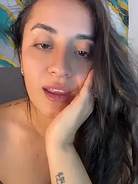 Antonella_Julieta Show in webcam