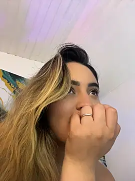 Pertunjukan Kamera Web Antonella_Julieta