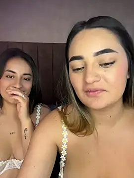 Antonella_Julieta Webcam Show