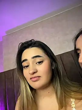 Antonella_Julieta Pertunjukan Webcam