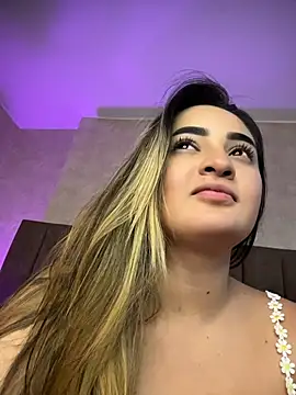 Show modela Antonella_Julieta na web-kameri
