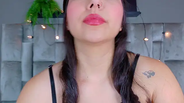 AnnieRouse__'s Live XXX Chat