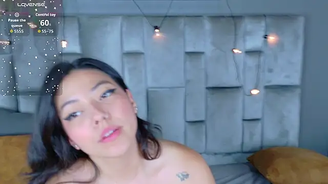 AnnieRouse__ Adlı Modelin Canlı XXX Sohbeti