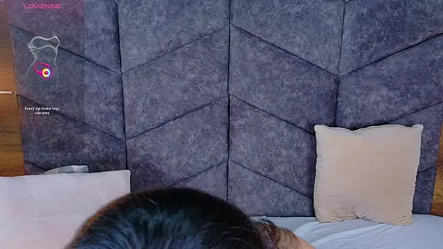 AnnieRouse__ Adlı Modelin Canlı XXX Sohbeti