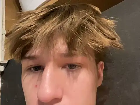 عرض كام yourwhiteboy1