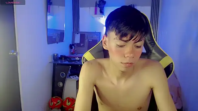 Liarr_ Pertunjukan Webcam