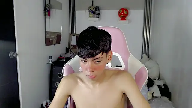 Liarr_ Show in webcam