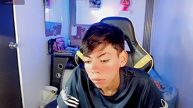 Liarr_ Webcam-Show