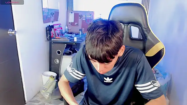 Liarr_ 在線直播表演