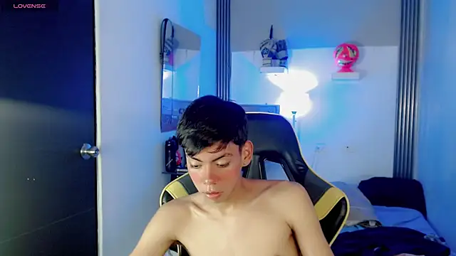 Liarr_ Webcam-Show