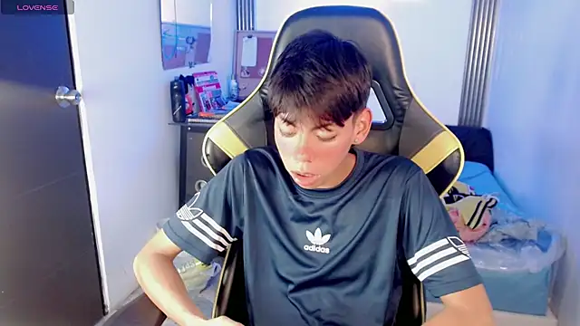 Liarr_ 网络视讯表演