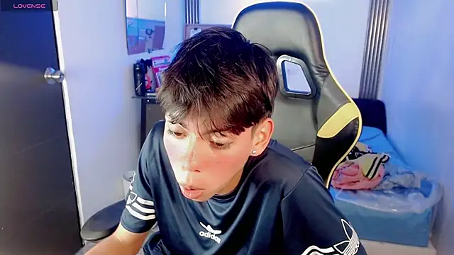 Liarr_ 网络视讯表演