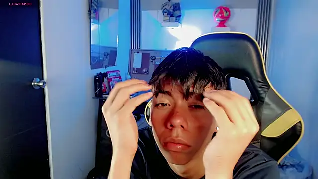 Liarr_ Show Webcam
