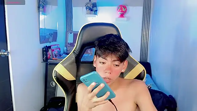 Show modela Liarr_ na web-kameri