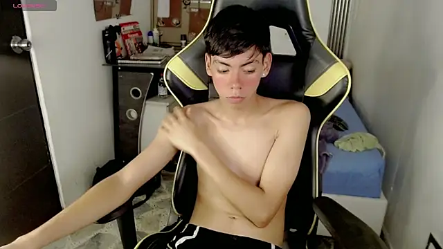 Liarr_ Show in webcam