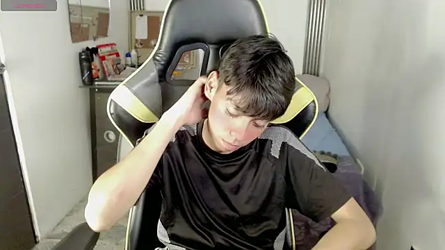 Liarr_ Show in webcam