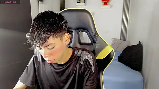 Liarr_ Show Webcam