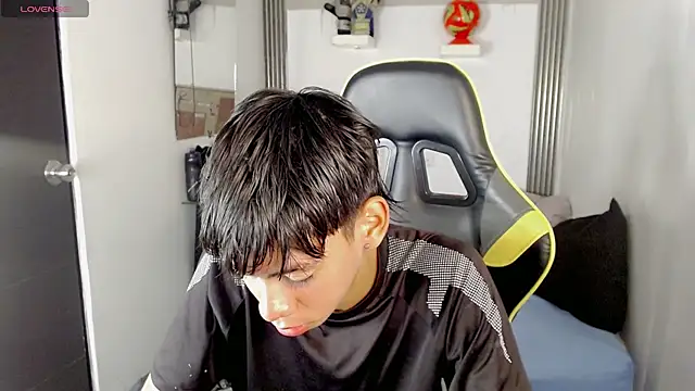 Liarr_ 网络视讯表演