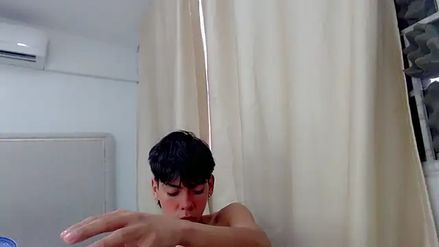 Liarr_ webkamerás műsora