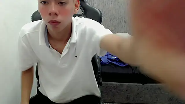Liarr_ webkamerás műsora
