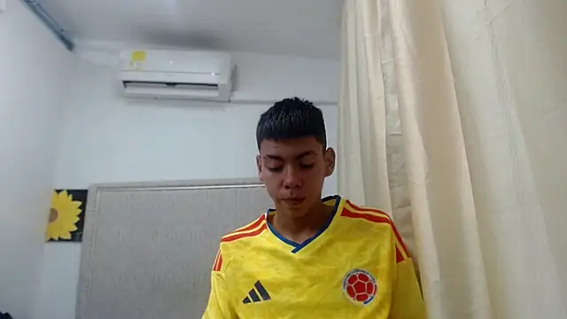 Liarr_ Webcam-Show