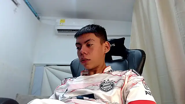 Liarr_ Webcamshow