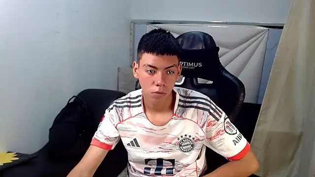 Show modela Liarr_ na web-kameri