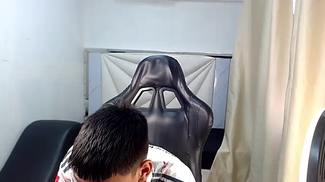 Liarr_ Webcam-Show