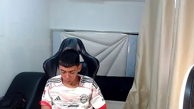 Liarr_ Webcamshow