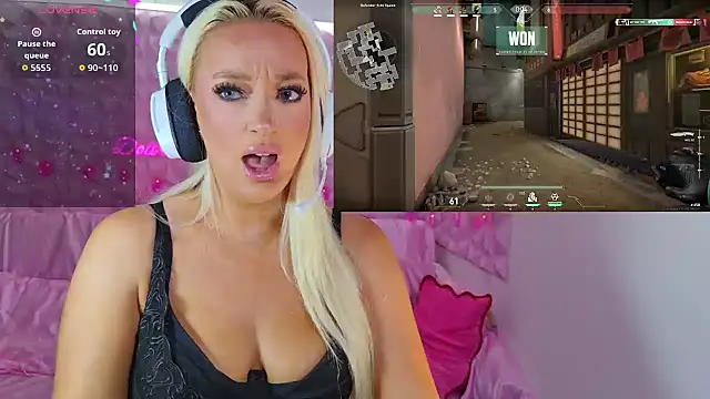 Chatroom XXX en direct de YourBlondeDoll