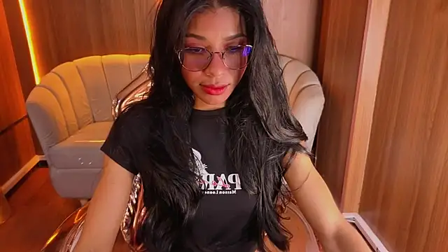 Alina_b_'s Live Chat Room