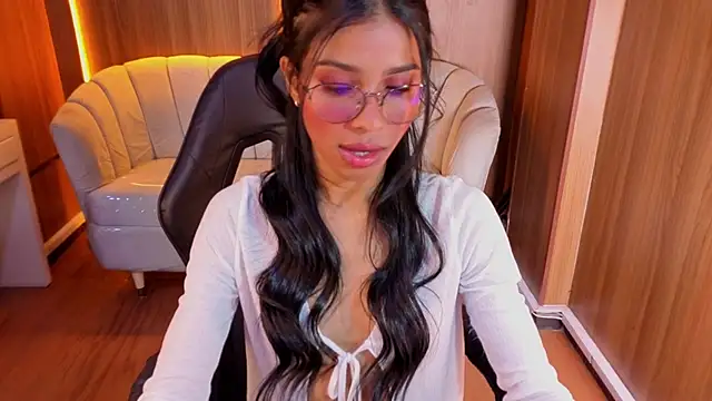 Chat XXX en directo de Alina_b_
