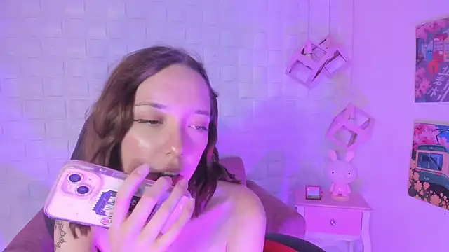 HarperrWest Chat XXX in diretta