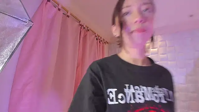 HarperrWest live XXX chat
